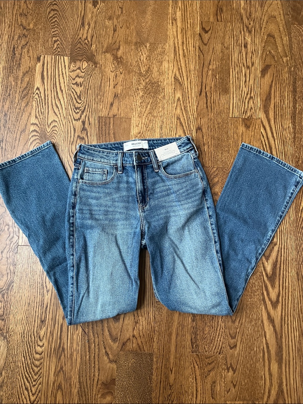 Hollister high-rise boot cut Blue Denim Jeans - medium wash size 2R